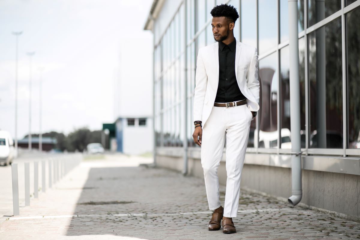 What Shoes to Wear With White Pants : Complete Style Guide For Men –  LIBERTYZENO